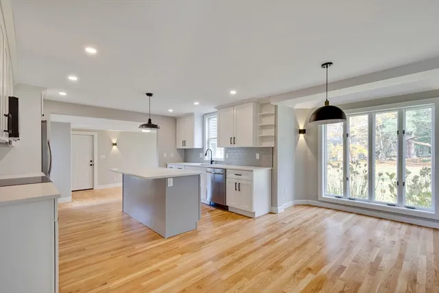 $799,000 | 34 Irving Drive, Walpole, MA 02081