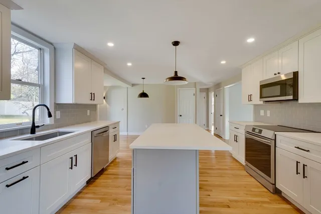 $799,000 | 34 Irving Drive, Walpole, MA 02081