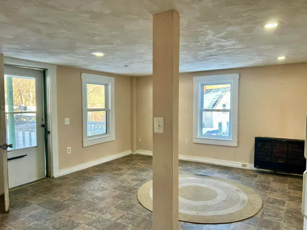 $109,900 | 62 Main Street, Dexter, ME 04930