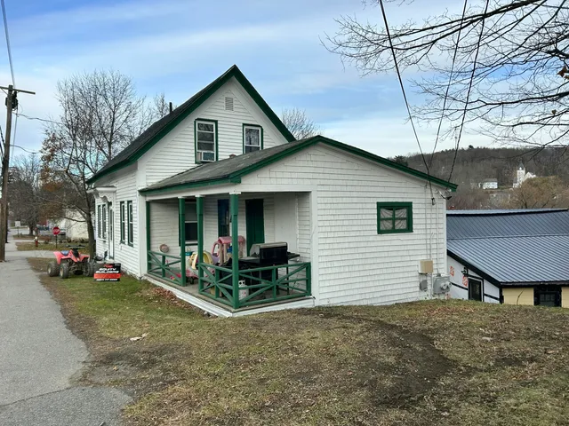 $139,900 | 62 Main Street, Dexter, ME 04930