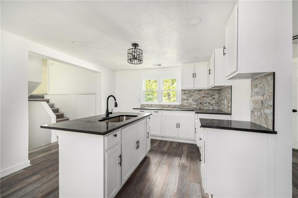 2618 North 51st Street Kansas City, KS 66104 - Photo 2 of 27