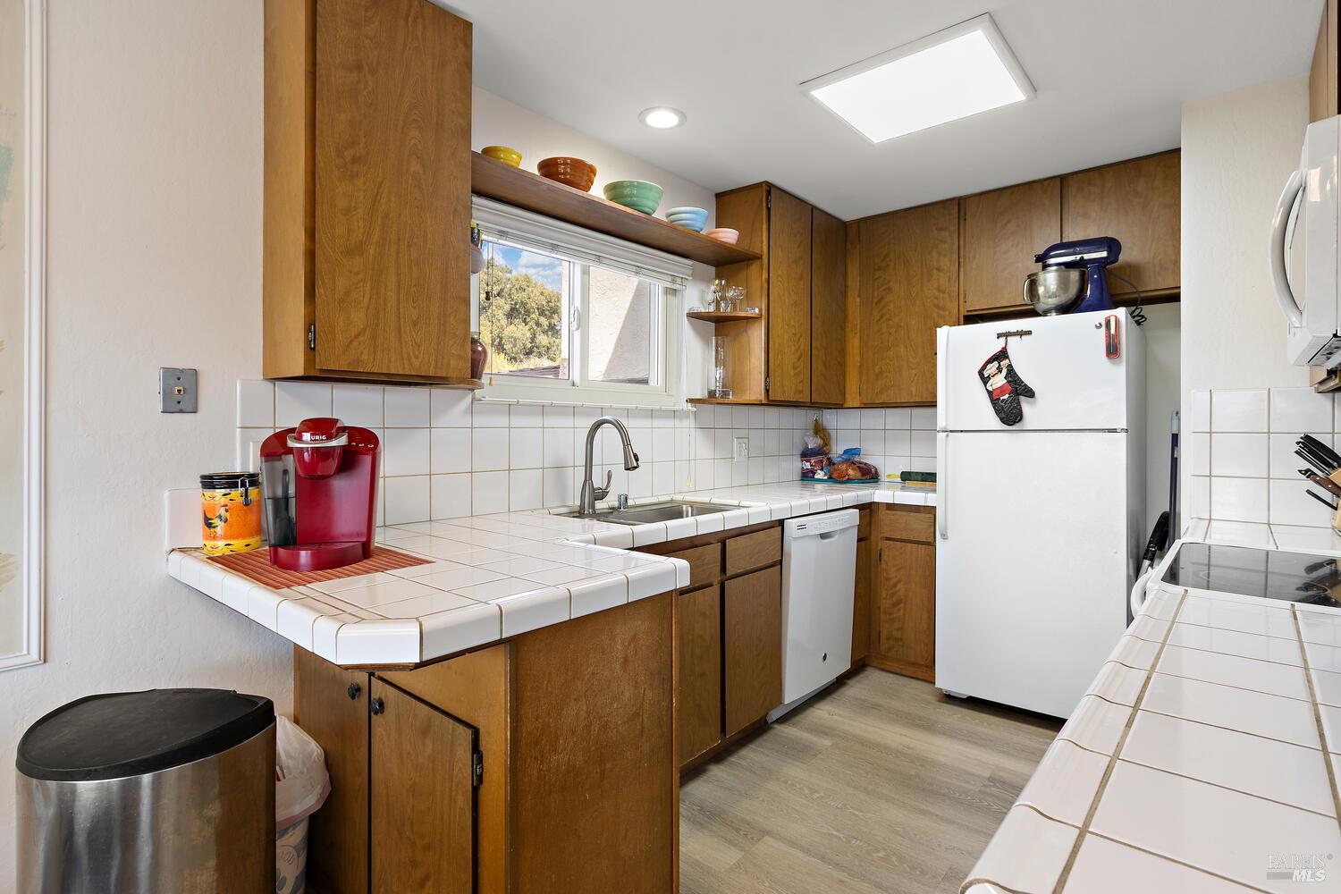 407-413 Rinconada Court Benicia, CA 94510 - Photo 12 of 59