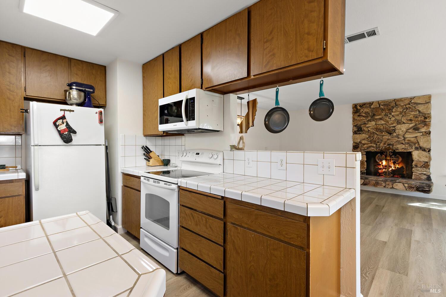 407-413 Rinconada Court Benicia, CA 94510 - Photo 14 of 59