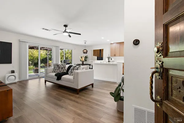 $925,000 | 407-413 Rinconada Court, Benicia, CA 94510