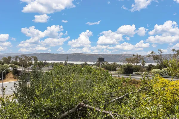 $925,000 | 407-413 Rinconada Court, Benicia, CA 94510
