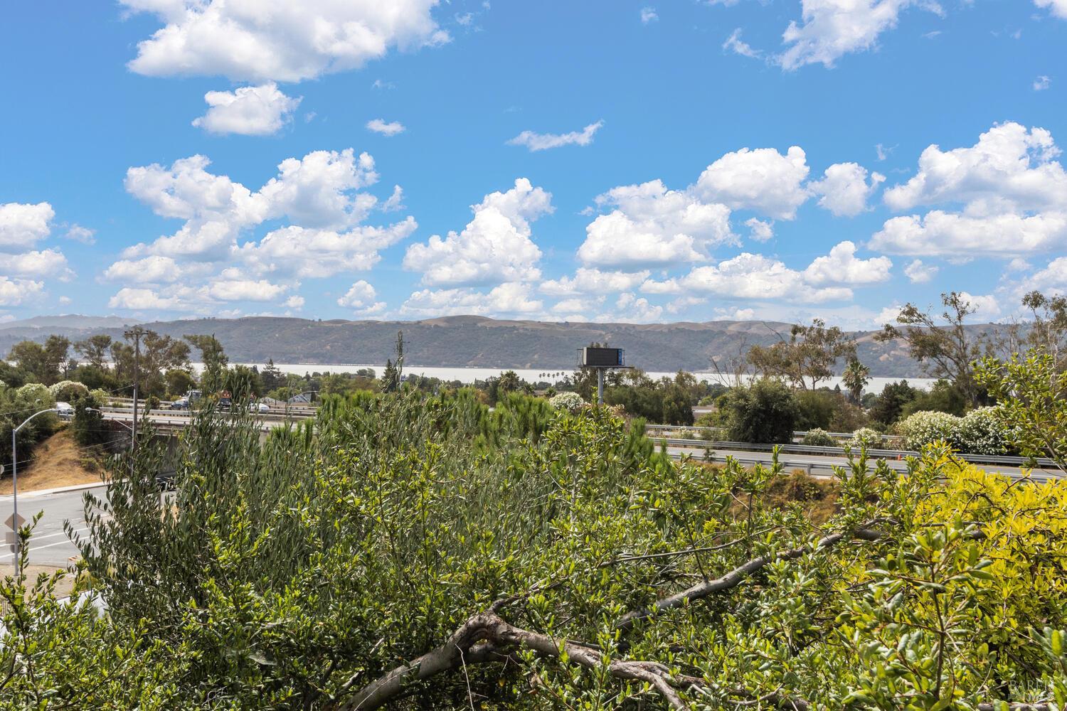 407-413 Rinconada Court Benicia, CA 94510 - Photo 4 of 59