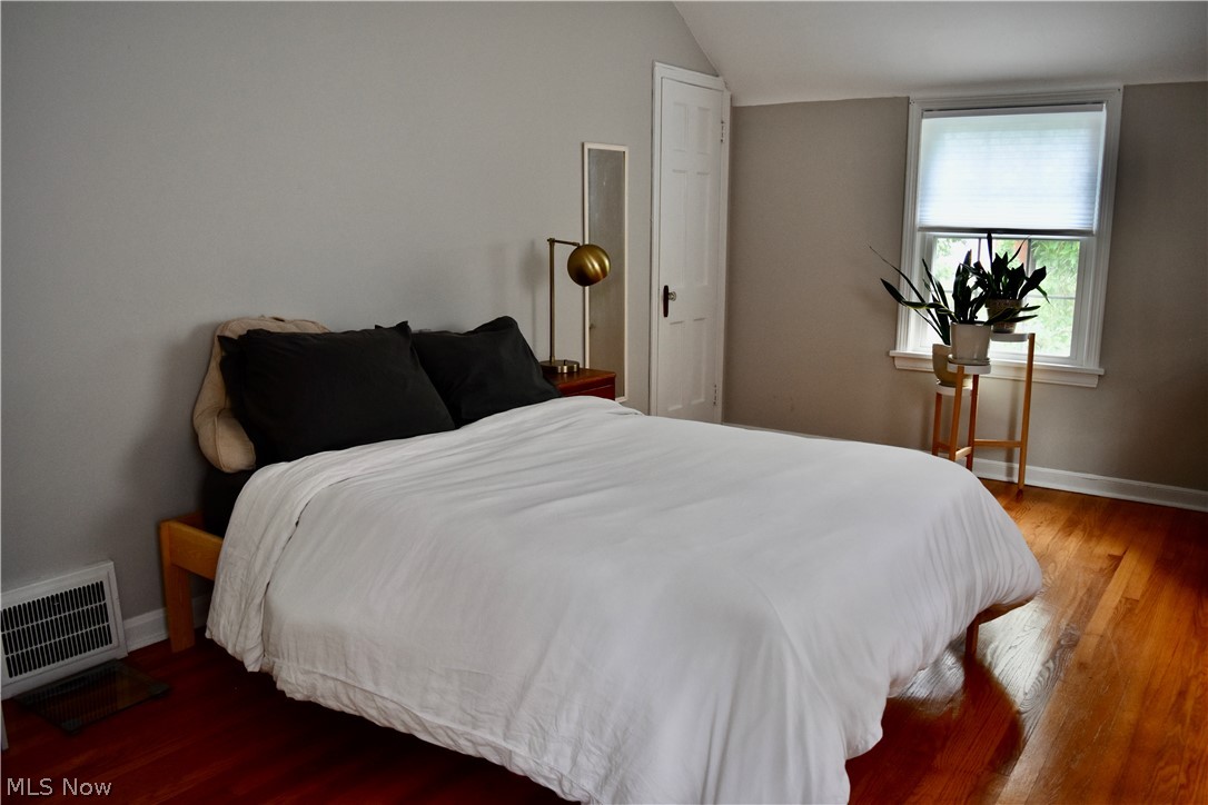 2419 Saybrook Road Cleveland, OH 44118 - Photo 11 of 20 Gallery Image 11