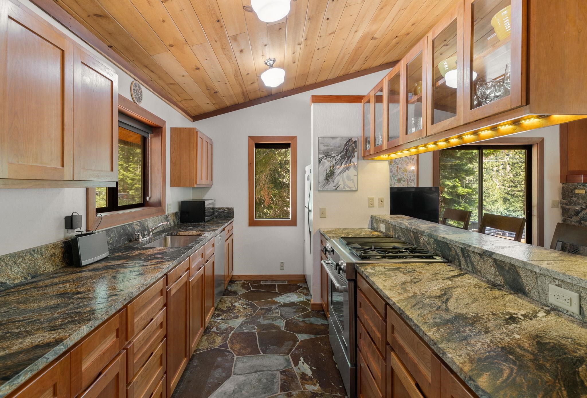 121 Tiger Tail Road Olympic Valley, CA 96146 - Photo 14 of 28