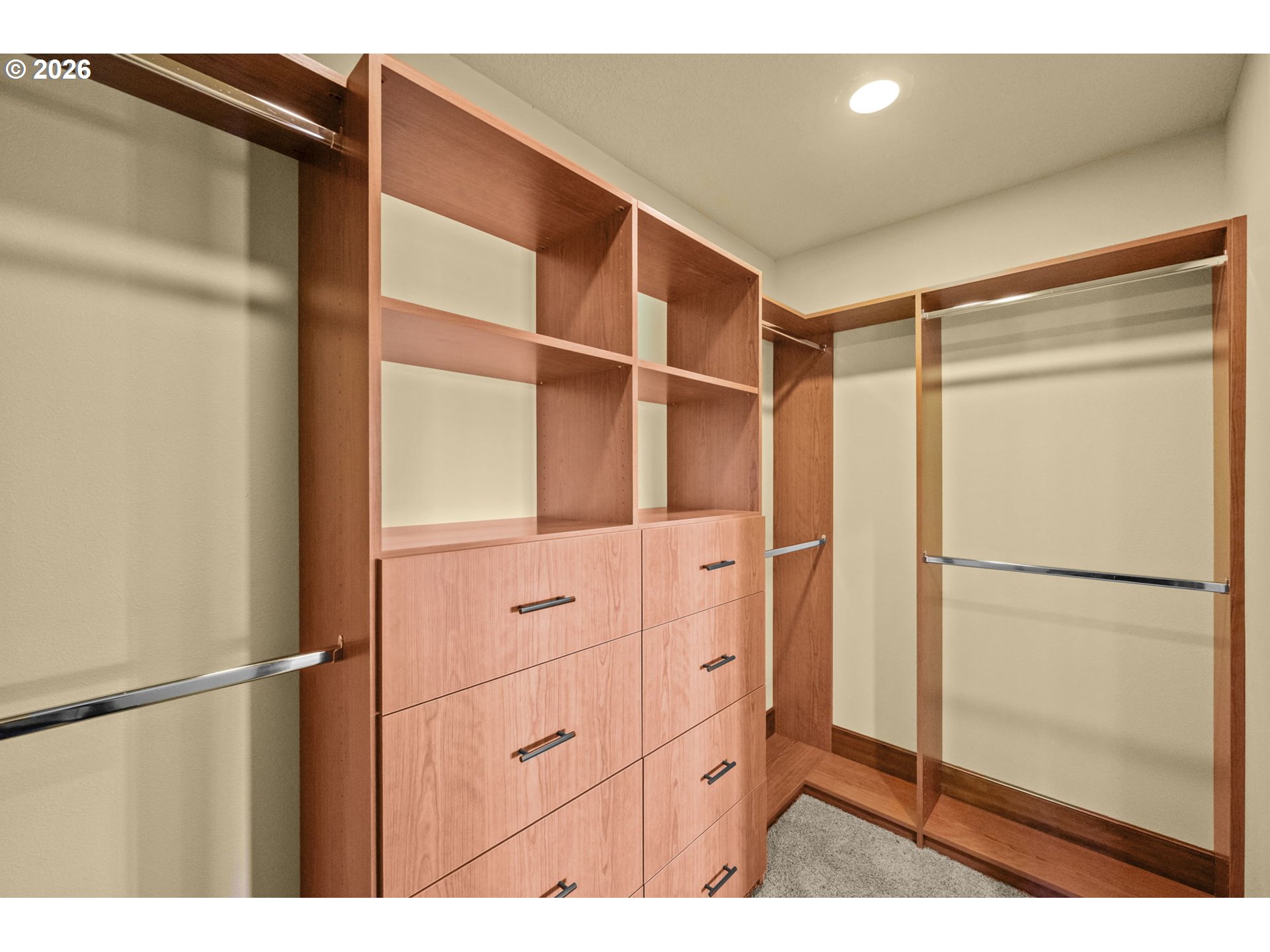 8121 South Vale Garden Road Canby, OR 97013 - Photo 21 of 48 a view of closet area