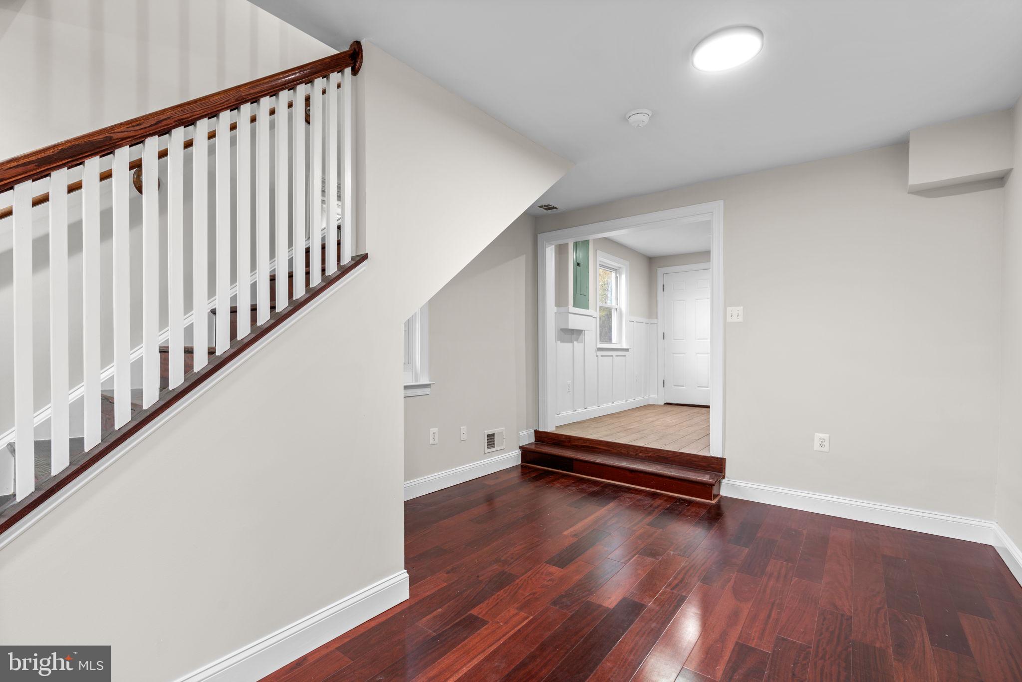 8483 Frederick Road Ellicott City, MD 21043 - Photo 10 of 45 Main level; dining area w/ access to kitchen.