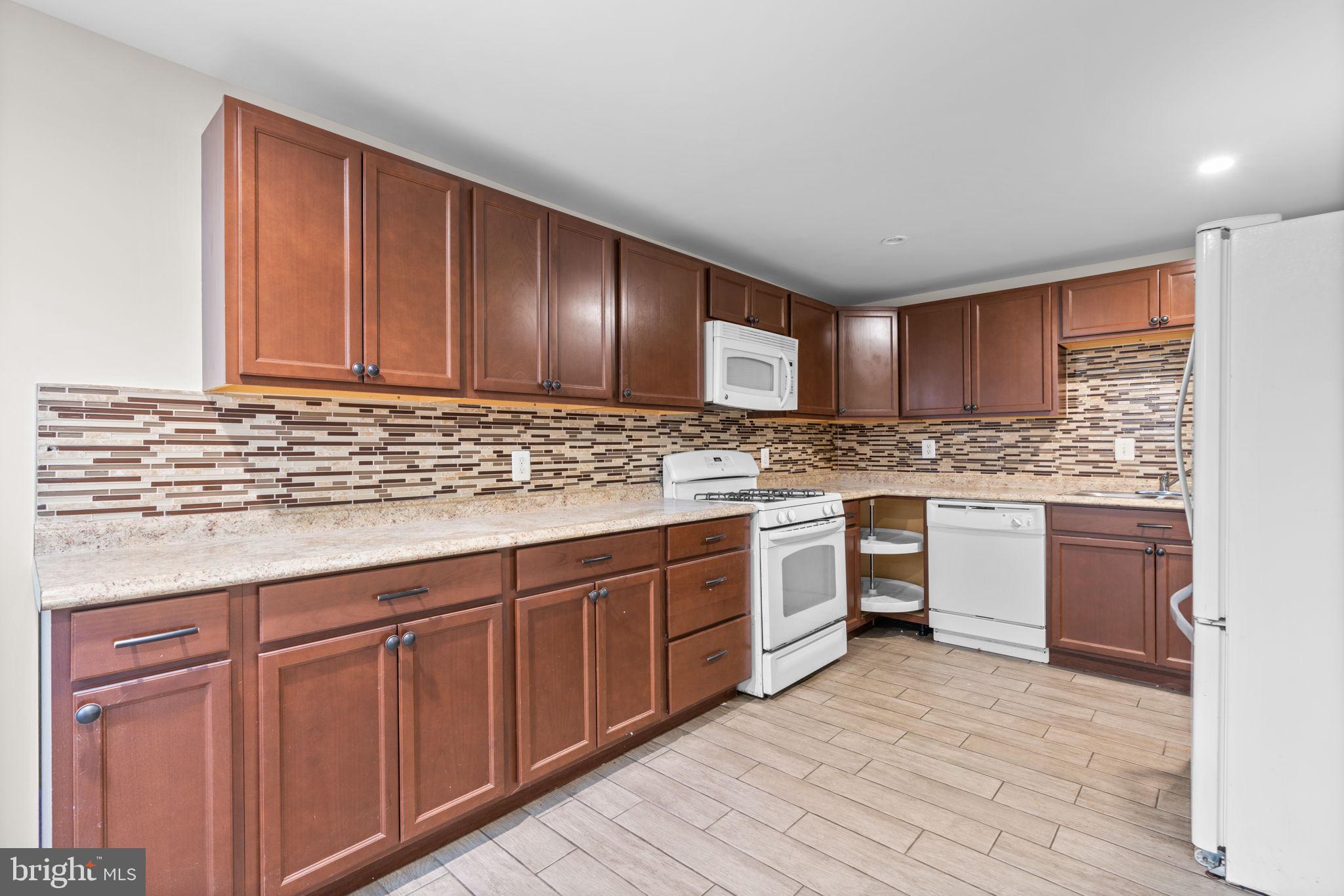 8483 Frederick Road Ellicott City, MD 21043 - Photo 12 of 45 Main level; kitchen.