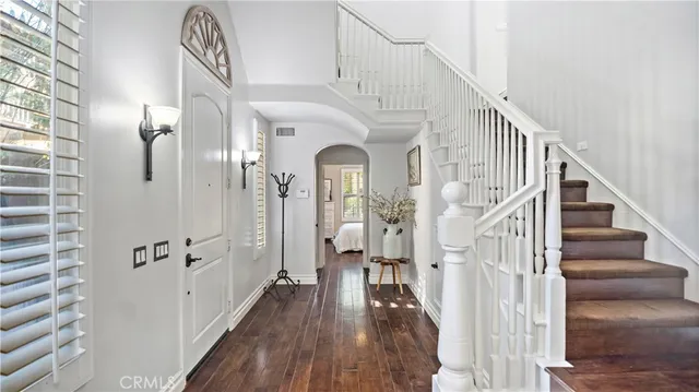 a view of entryway with a front door