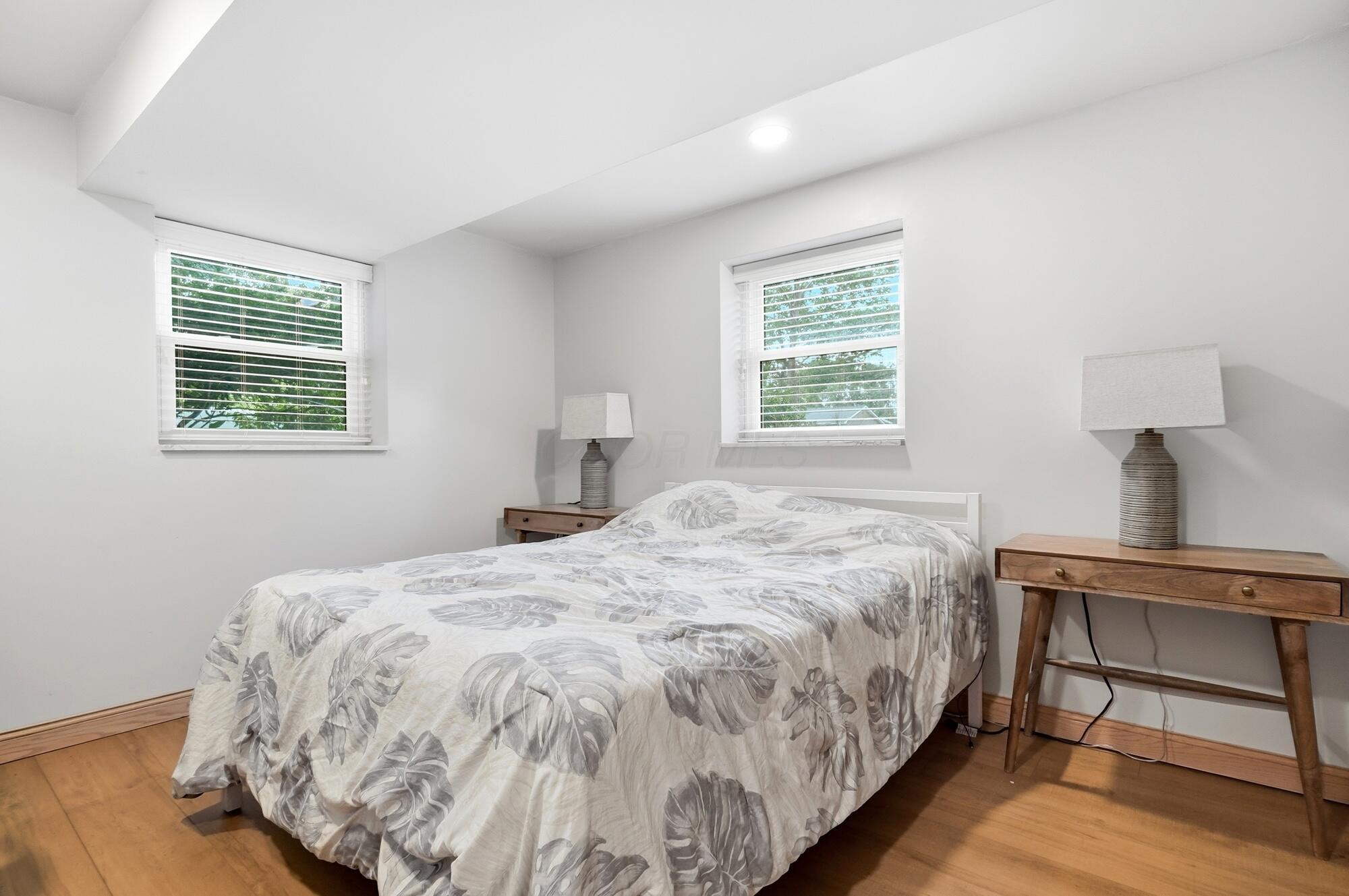 1381 Zollinger Road Columbus, OH 43221 - Photo 40 of 68 048