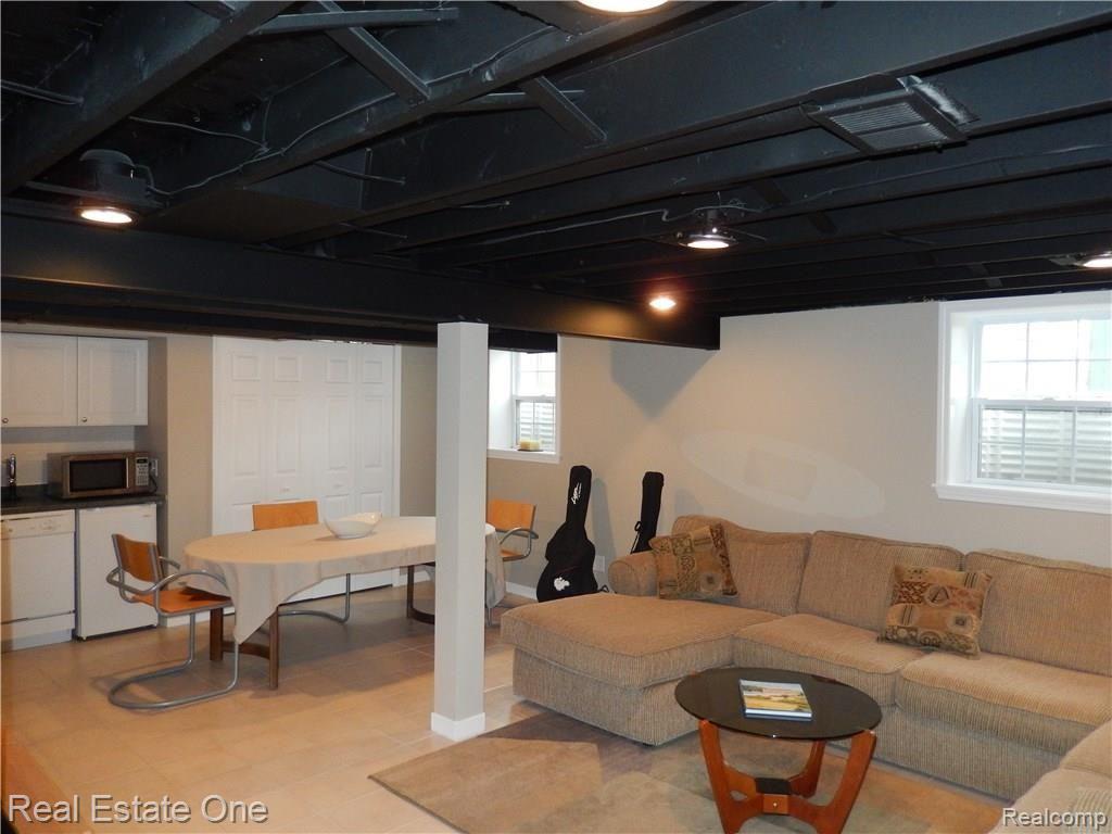 4385 Highfield Road Waterford, MI 48329 - Photo 25 of 35 basement 2.JPG