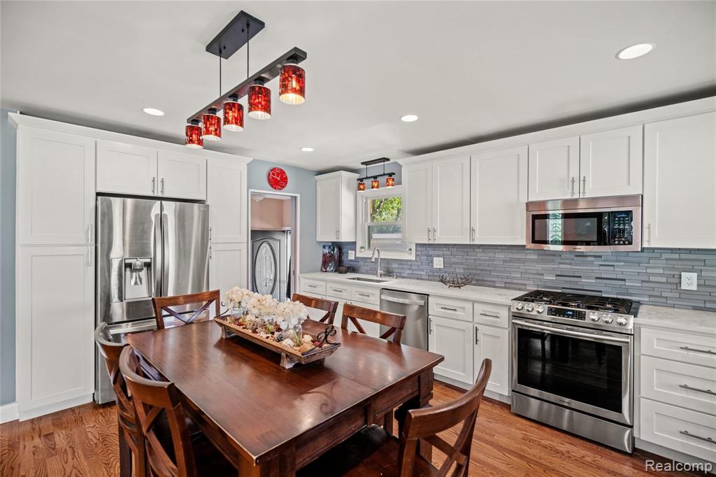 2447 Eastern Avenue Rochester Hills, MI 48307 - Photo 8 of 41