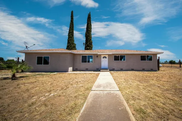 $470,000 | 1557 Owens Street, Madera, CA 93638