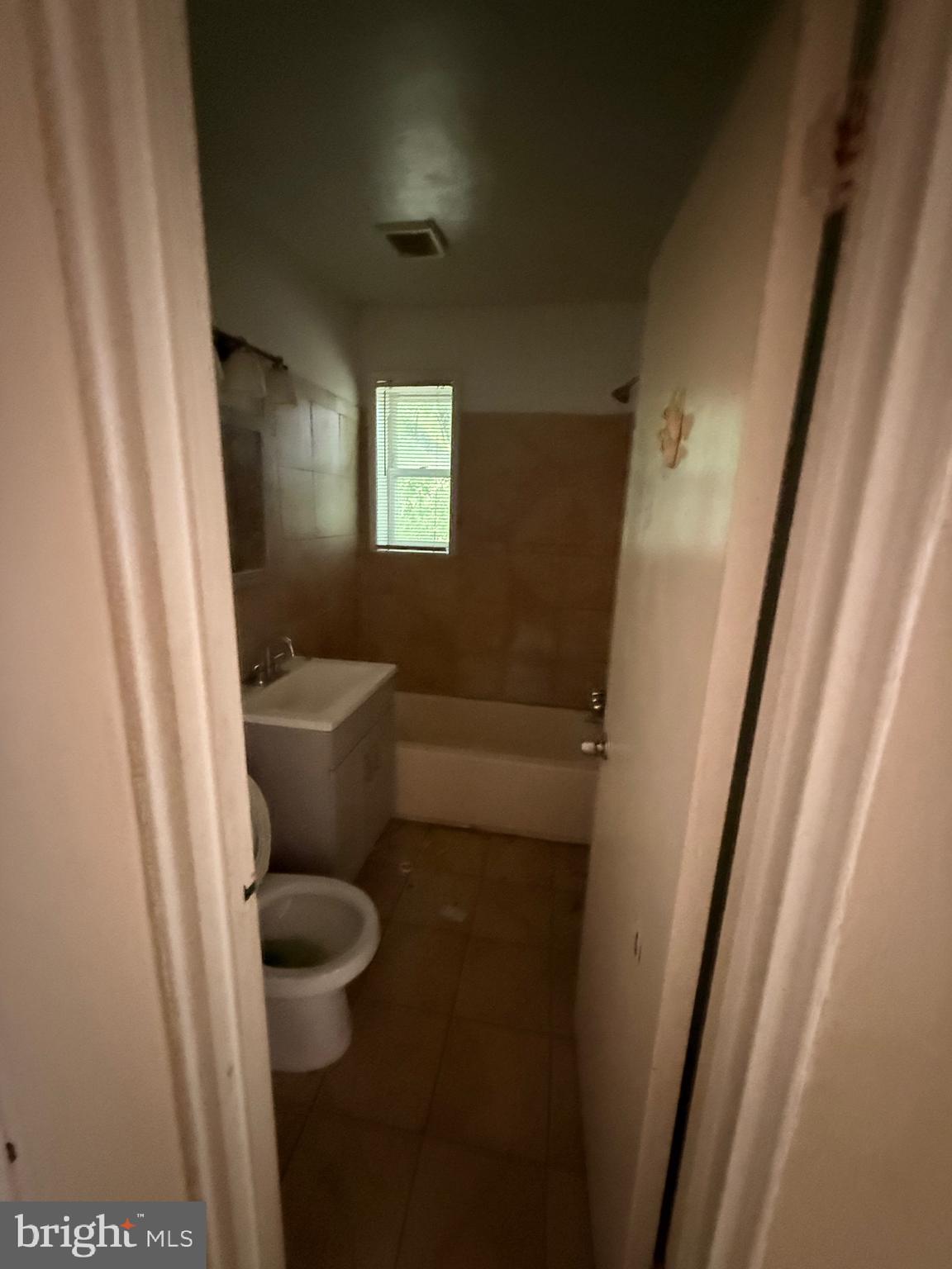 510 Ridge Road Southeast, Unit 301 Washington, DC 20019 - Photo 2 of 12