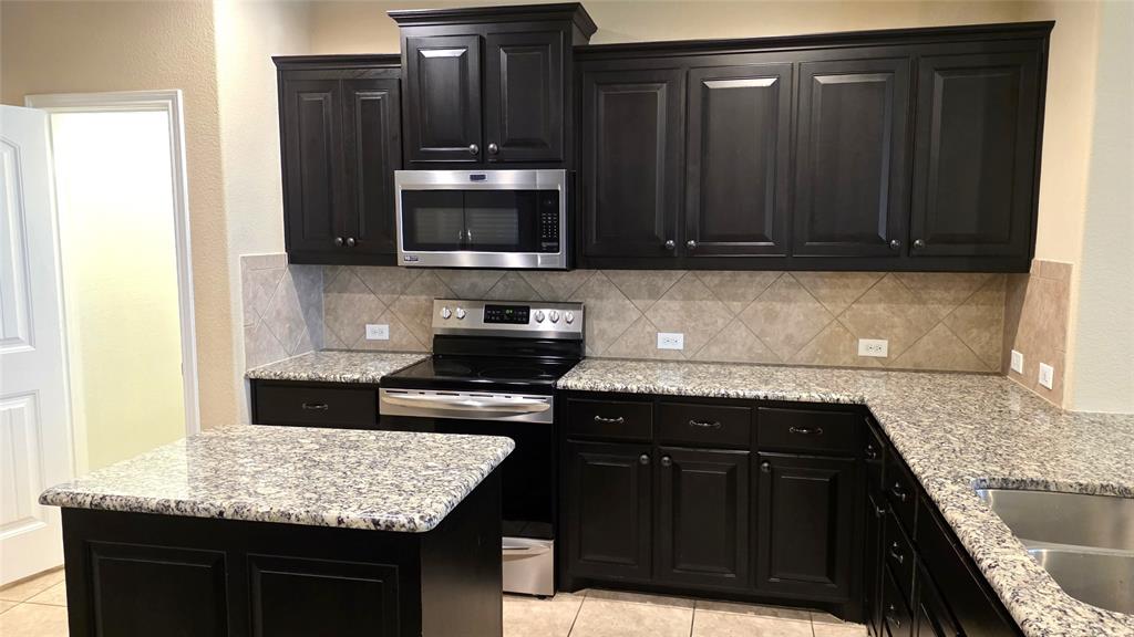 11504 Starlight Ranch Fort Worth, TX 76052 - Photo 5 of 25
