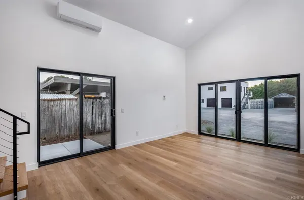 $5,350,000 | 250-258 Hillcrest Drive, Encinitas, CA 92024