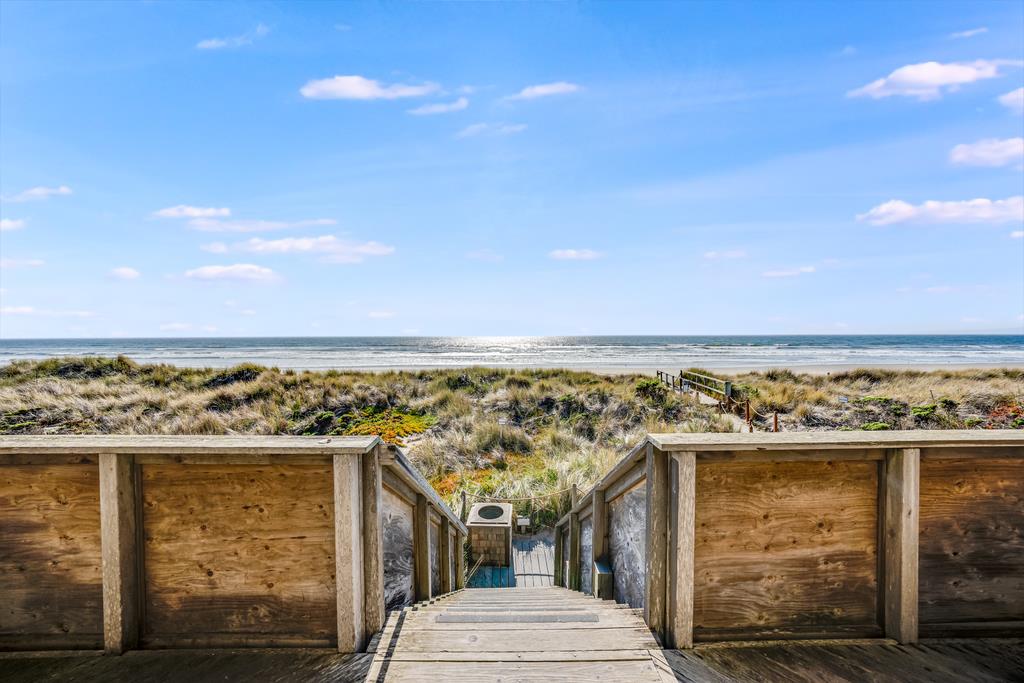 101 Shell Road, Unit 290 Watsonville, CA 95076 - Photo 21 of 26 a view of city from balcony