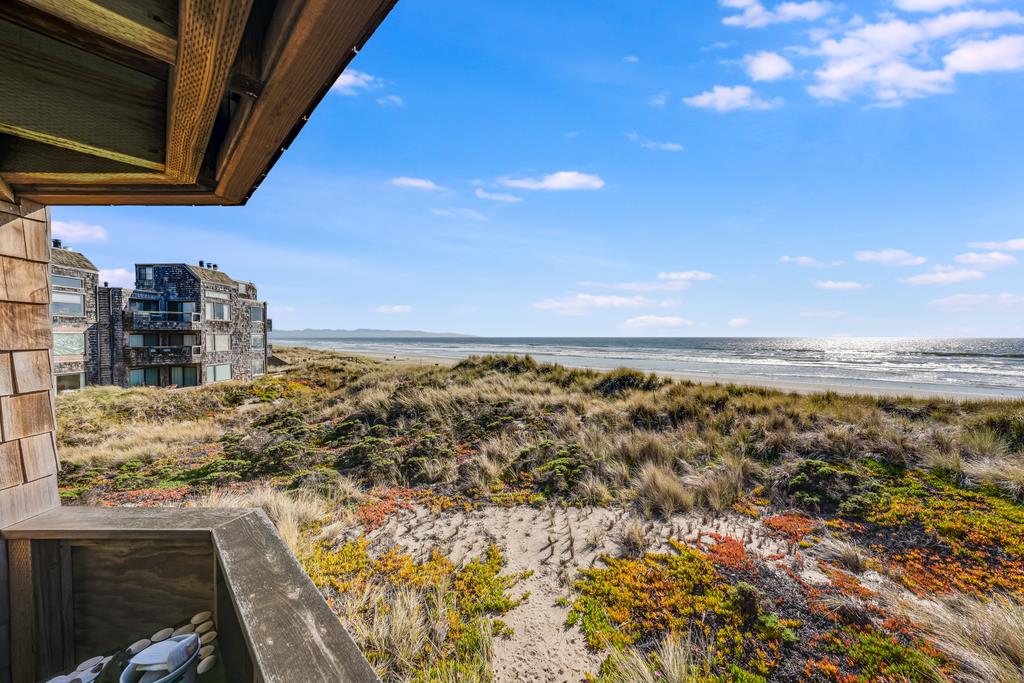 101 Shell Road, Unit 290 Watsonville, CA 95076 - Photo 4 of 26 a view of city