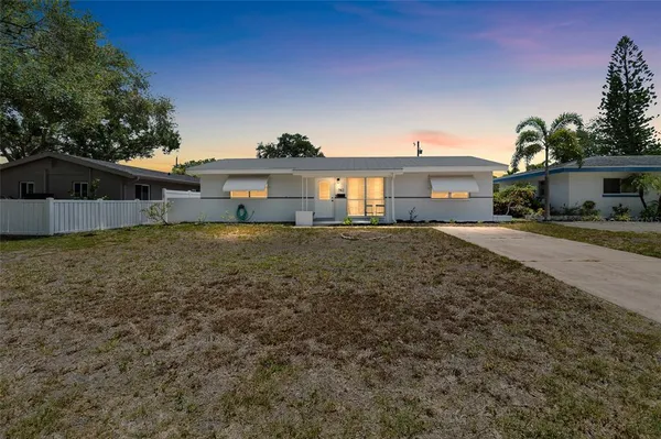 $425,000 | 782 42nd Avenue Northeast, St. Petersburg, FL 33703
