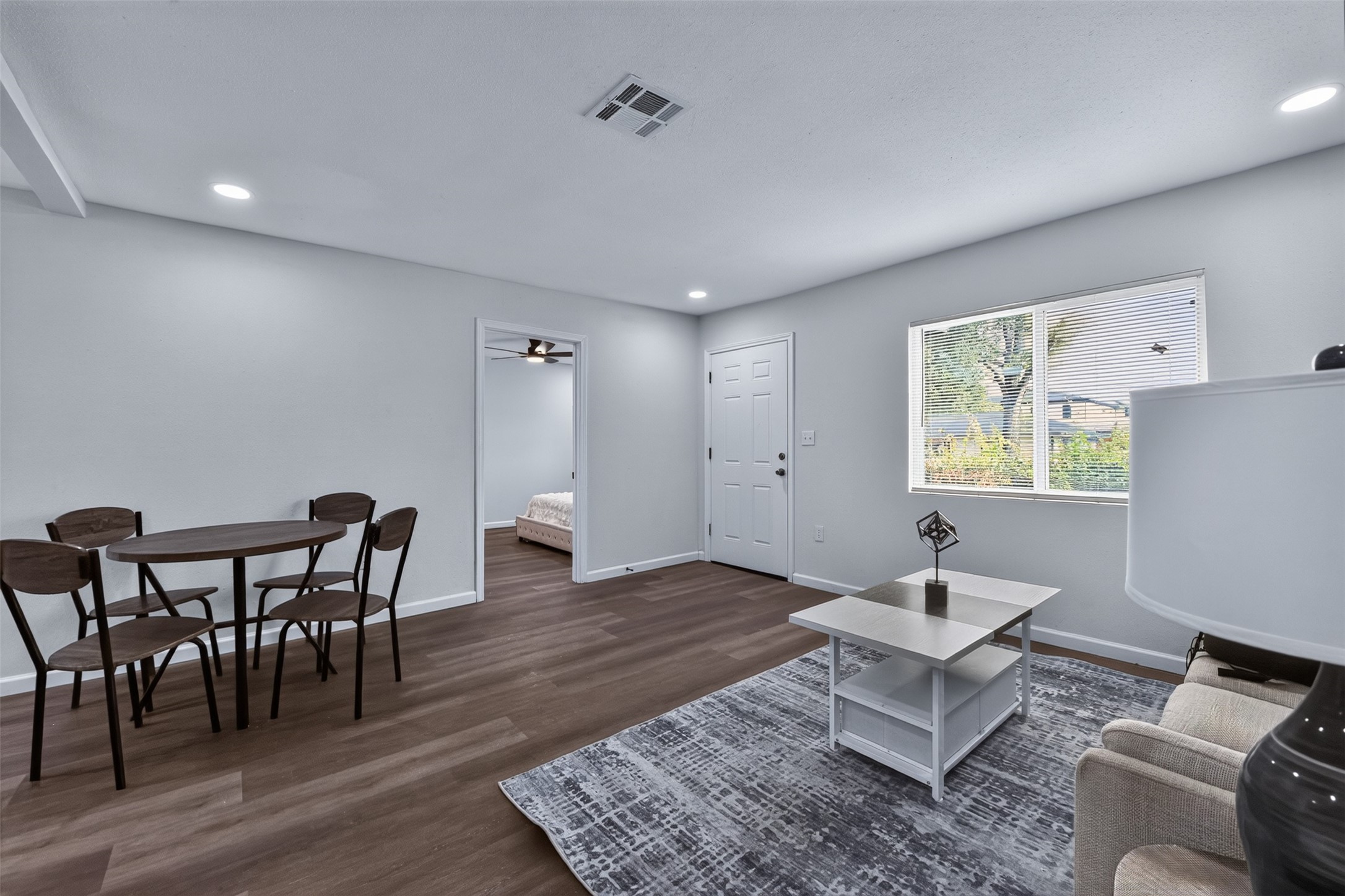 3438 Bacon Street Houston, TX 77021 - Photo 6 of 32 Living Room/Dining Area