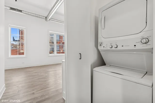 $2,355 | 1914 North Milwaukee Avenue, Unit 302L, Chicago, IL 60647