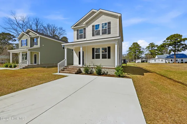 $329,500 | 708 West Hayes Street, Burgaw, NC 28425