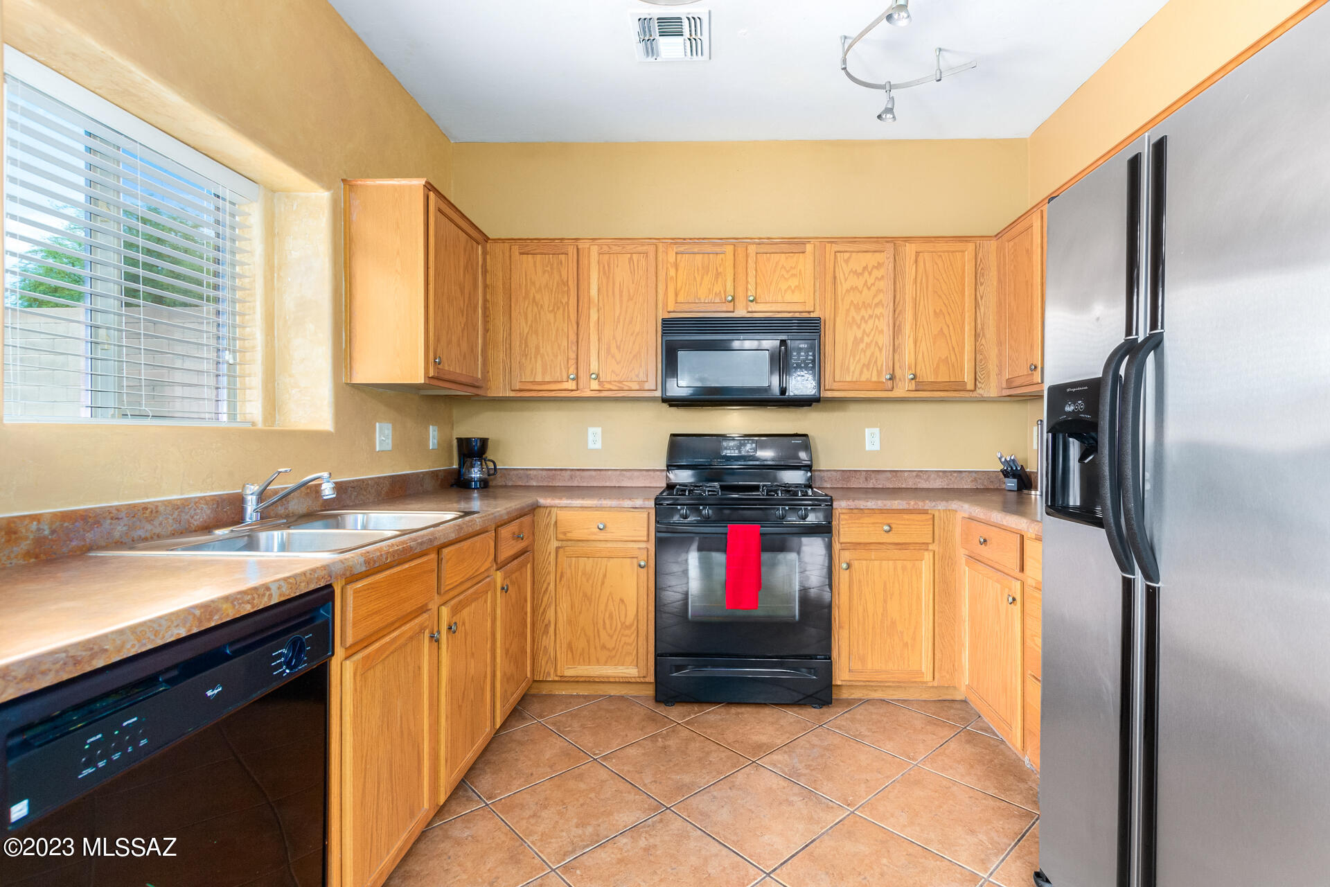 60389 Alpine Way Saddlebrooke, AZ 85739 - Photo 11 of 26