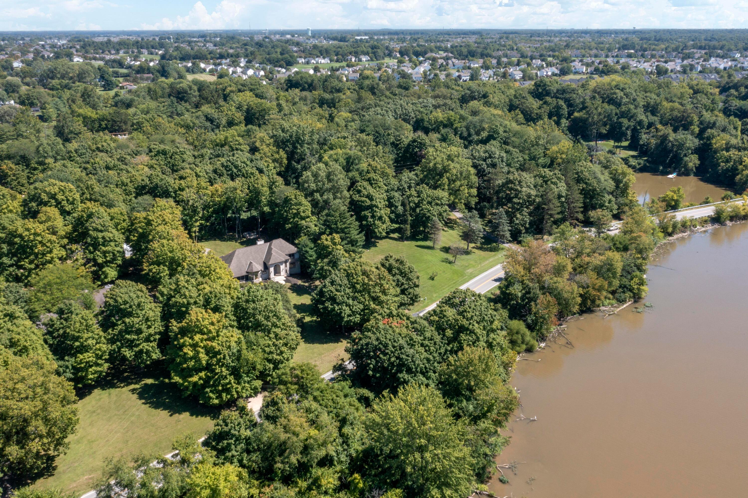7055 Riverside Drive Powell, OH 43065 - Photo 8 of 32 DJI_0216