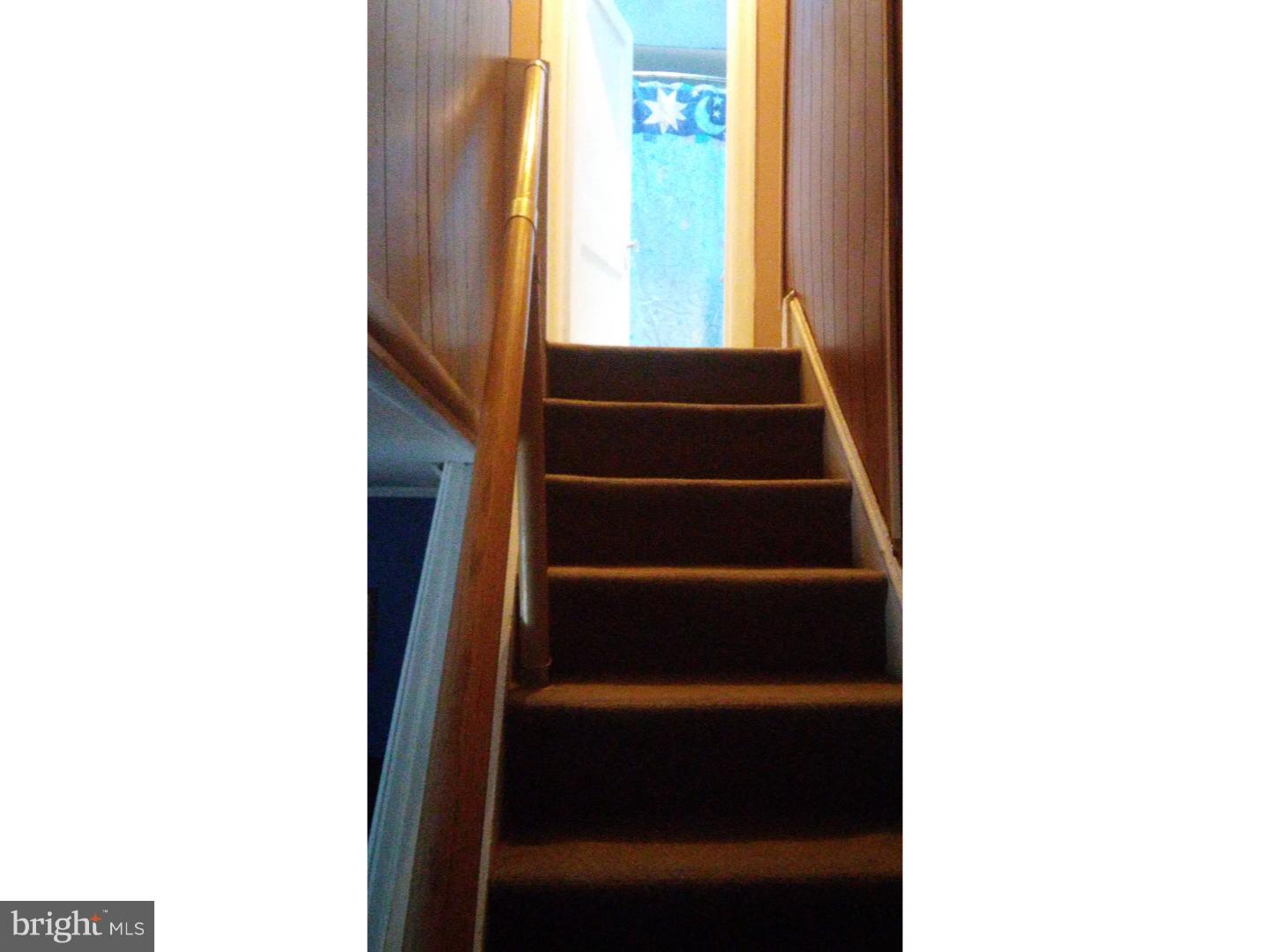 46 Sunshine Road Upper Darby, PA 19082 - Photo 8 of 16 Hallway