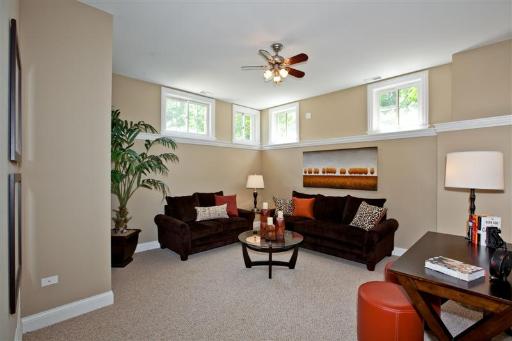 21 North Herbert Road, Unit D Riverside, IL 60546 - Photo 9 of 15