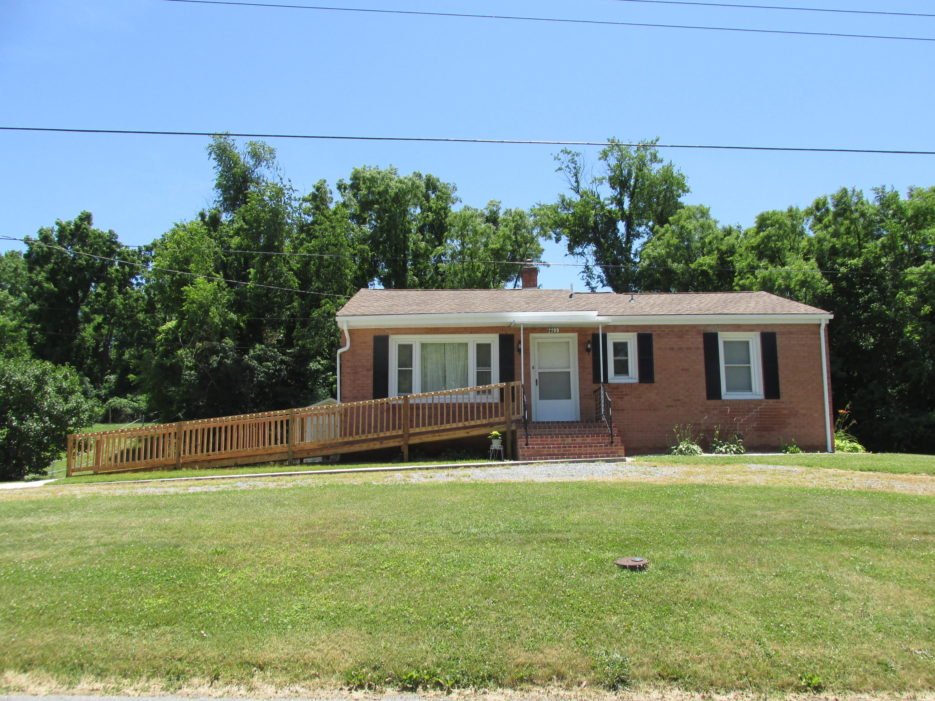 2209 Manning Road Northeast Roanoke, VA 24012 - Photo 1 of 49 front of home