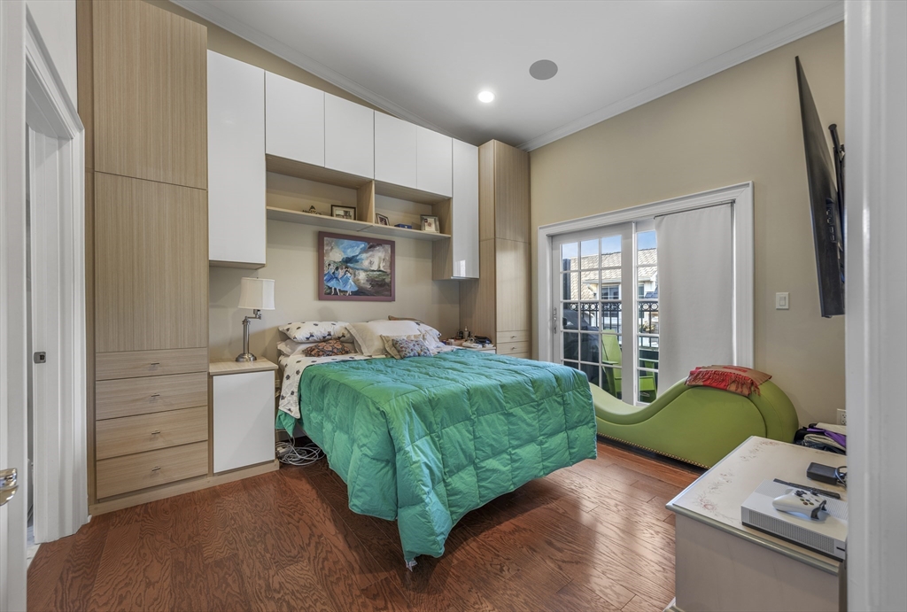 616 East 4th Street, Unit 402 Boston, MA 02127 - Photo 8 of 12