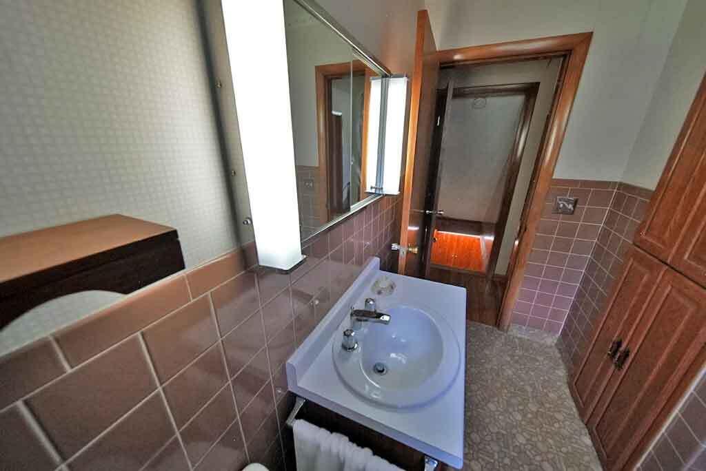 33 Maple Street Houlton, ME 04730 - Photo 35 of 80 bathroom-tile-first-floor