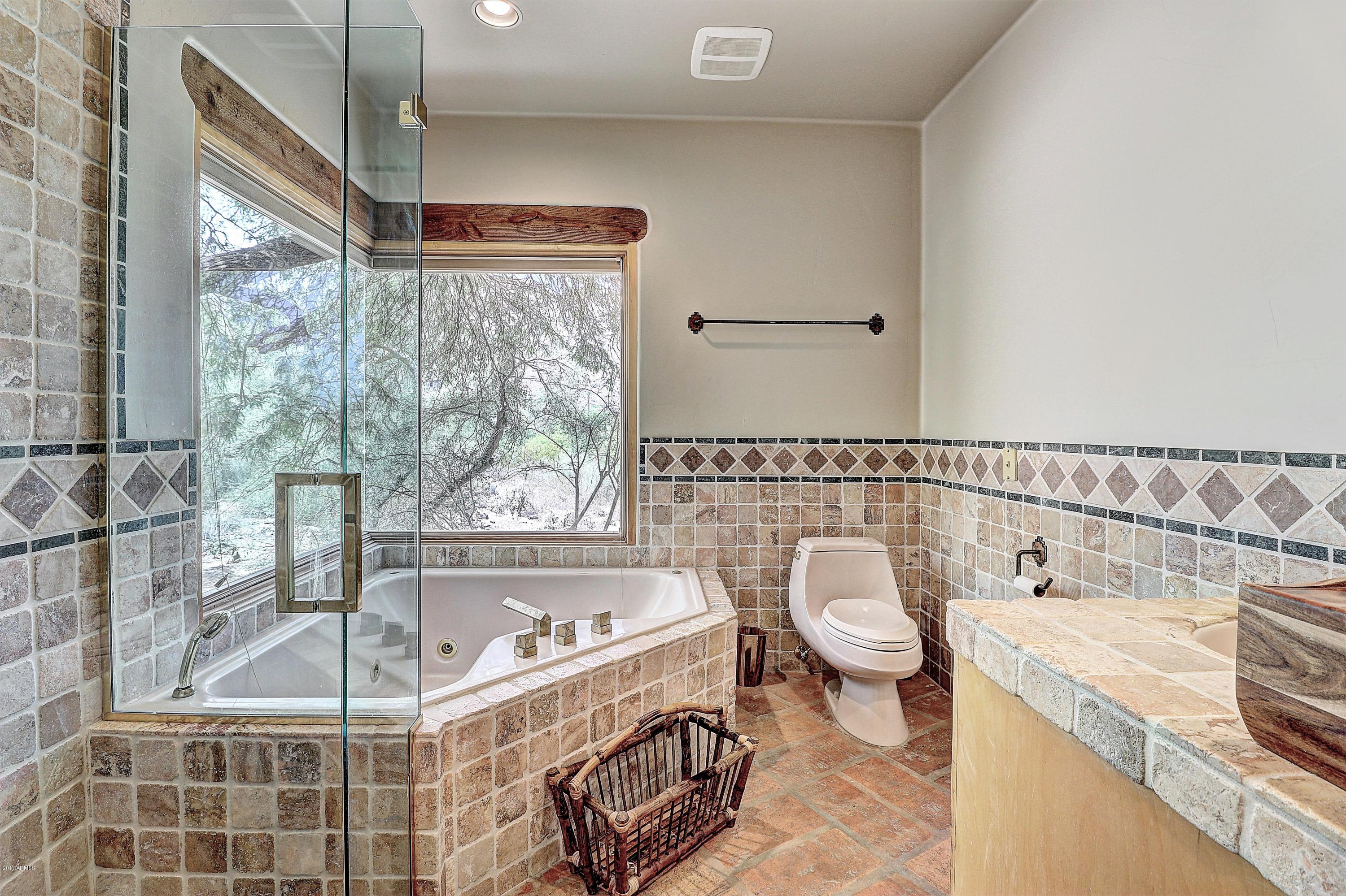 6107 East Quartz Mountain Road Paradise Valley, AZ 85253 - Photo 20 of 63 en suite bed 4