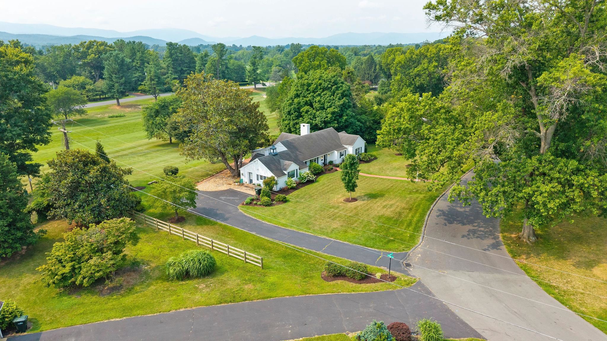838 Shawnee Road Waynesboro, VA 22980 - Photo 3 of 68 Gallery Image 3