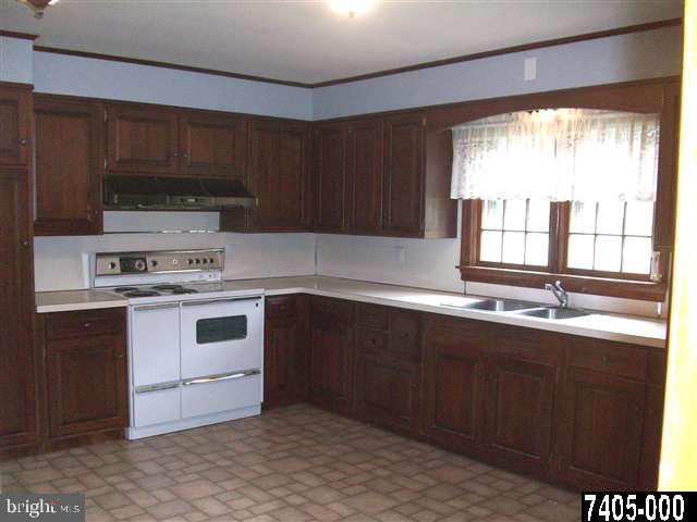 5361 Lehman Road Spring Grove, PA 17362 - Photo 6 of 13 Gallery Image 6