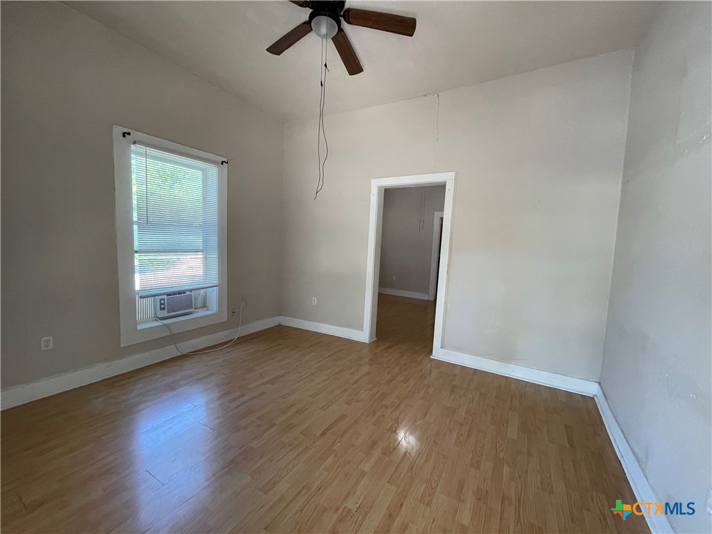 319 North 4th Street Temple, TX 76501 - Photo 8 of 25