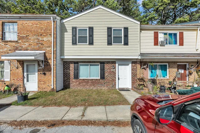 $1,300 | 420 Myrtlewood Circle, Jacksonville, NC 28546