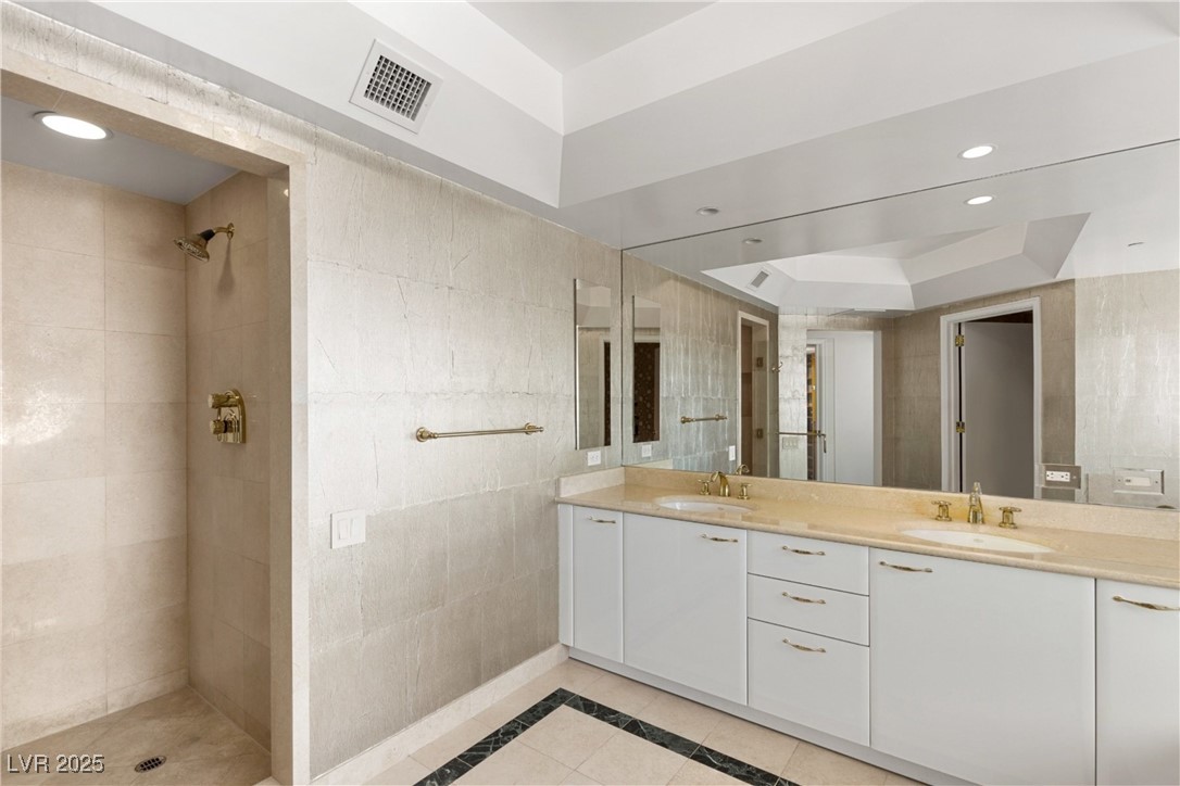 2877 Paradise Road, Unit 2203 Las Vegas, NV 89109 - Photo 11 of 34 Gallery Image 11