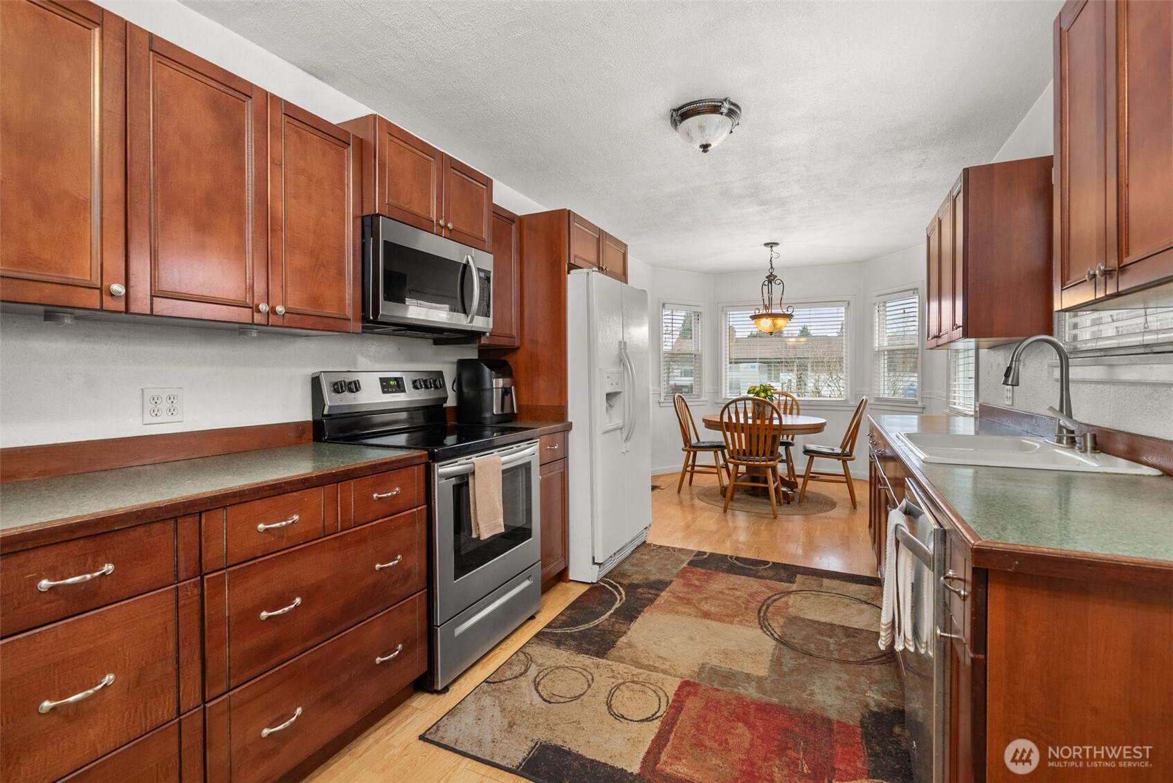 1314 Rainier Street Sumner, WA 98390 - Photo 2 of 20