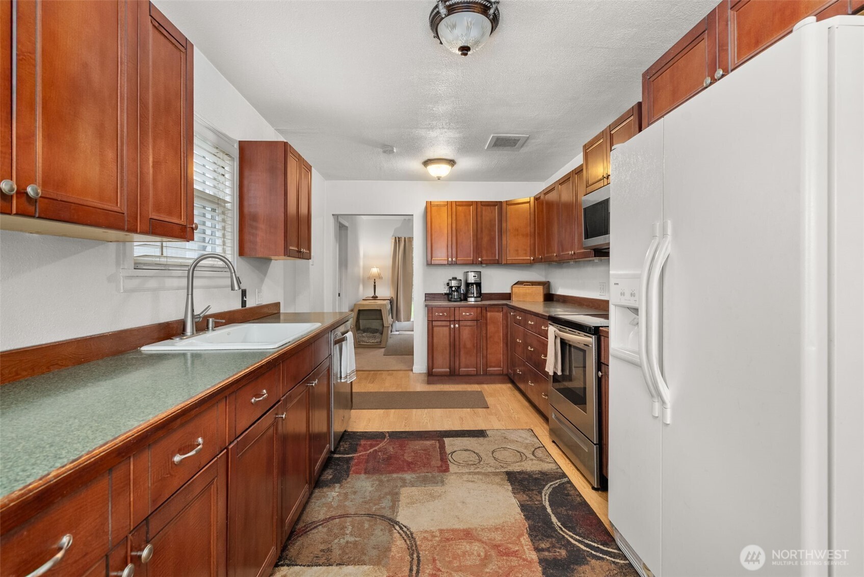 1314 Rainier Street Sumner, WA 98390 - Photo 3 of 20