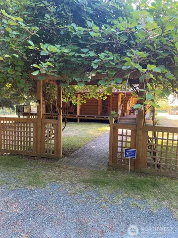 $2,800 | 4050 South Hollyhock Lane, Langley, WA 98260