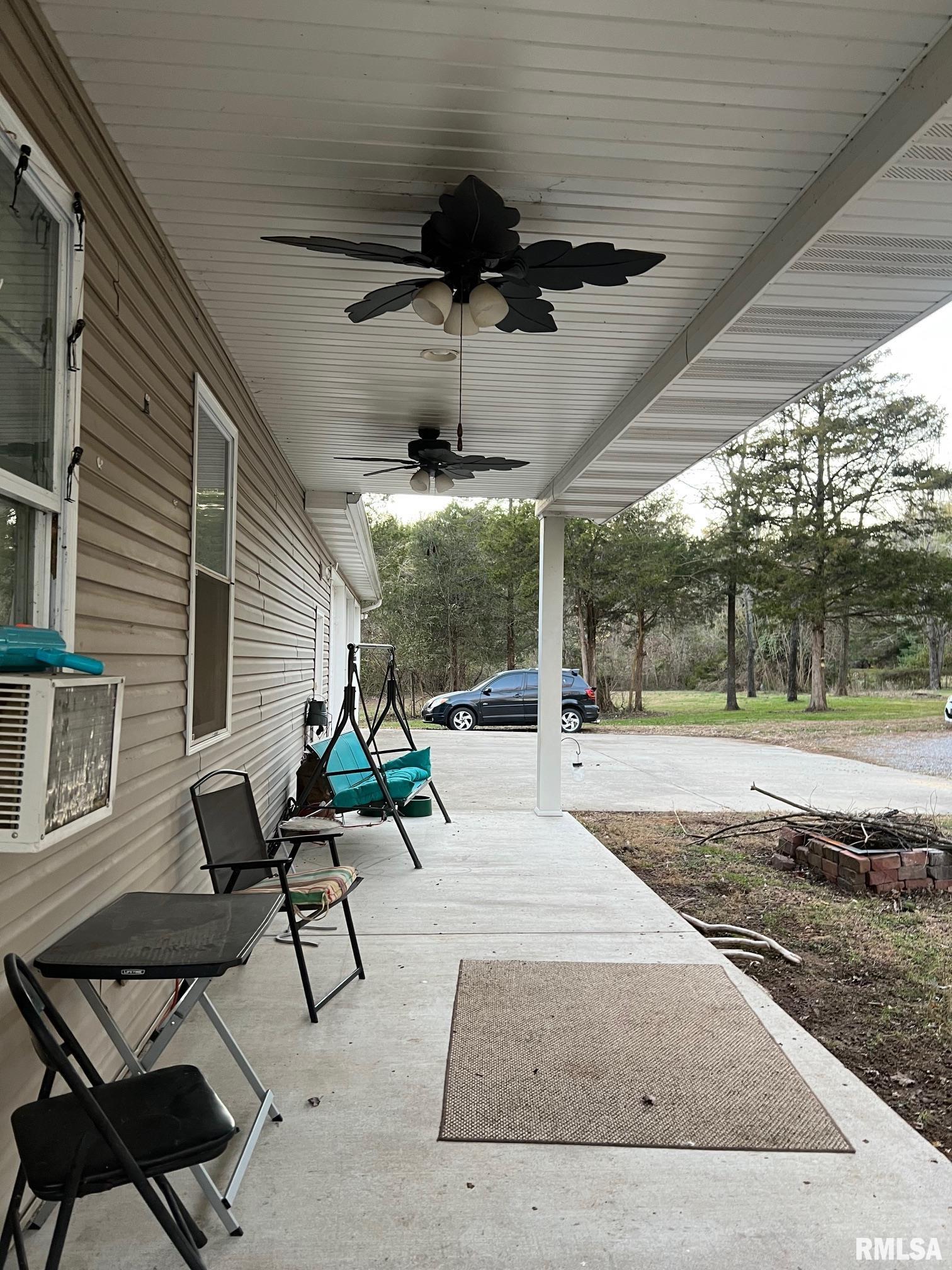 14052 Summer Road Benton, IL 62812 - Photo 12 of 41