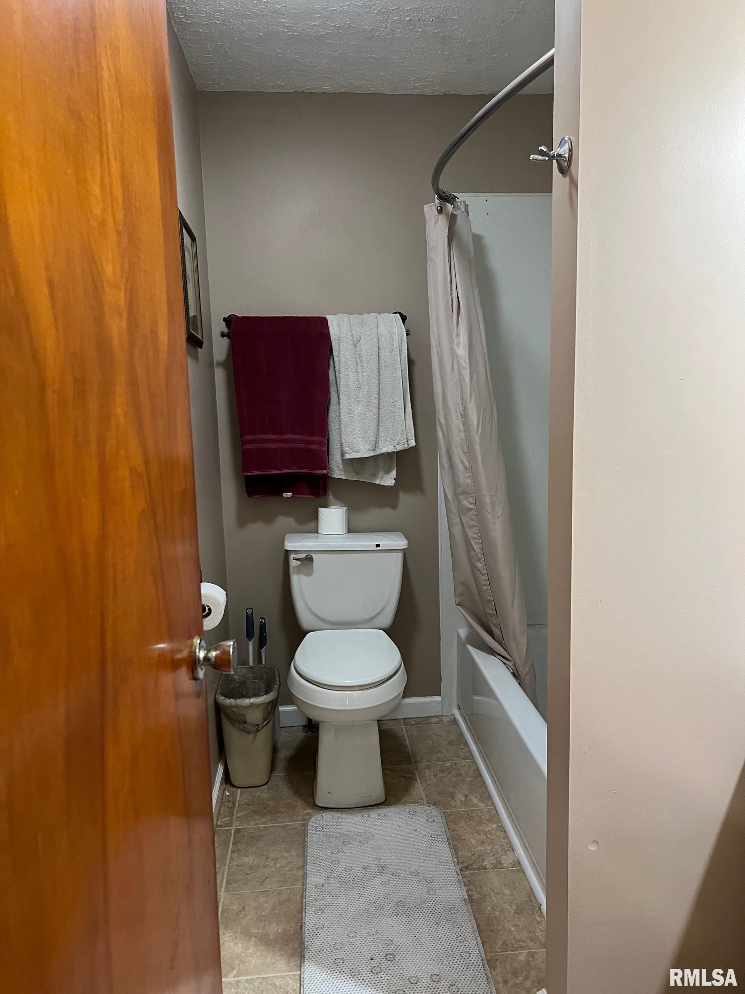 14052 Summer Road Benton, IL 62812 - Photo 17 of 41