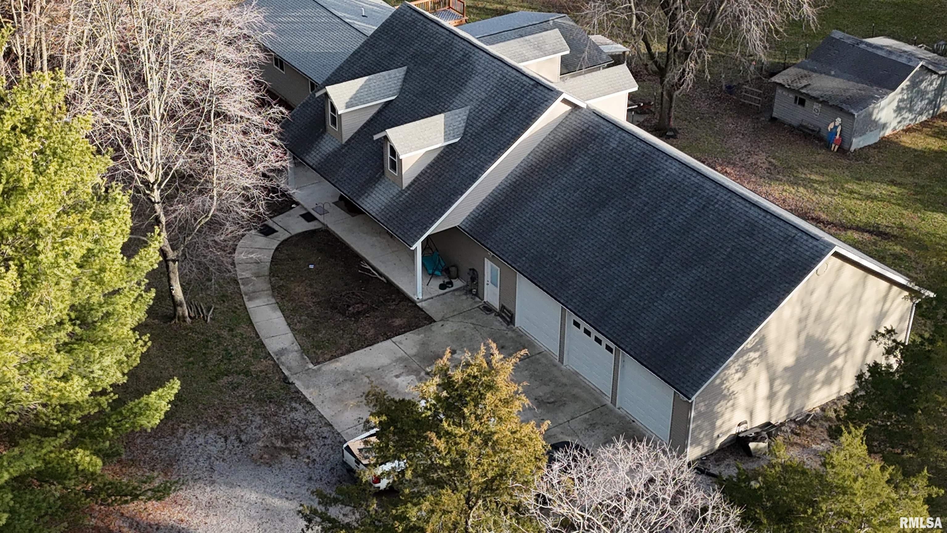 14052 Summer Road Benton, IL 62812 - Photo 4 of 41