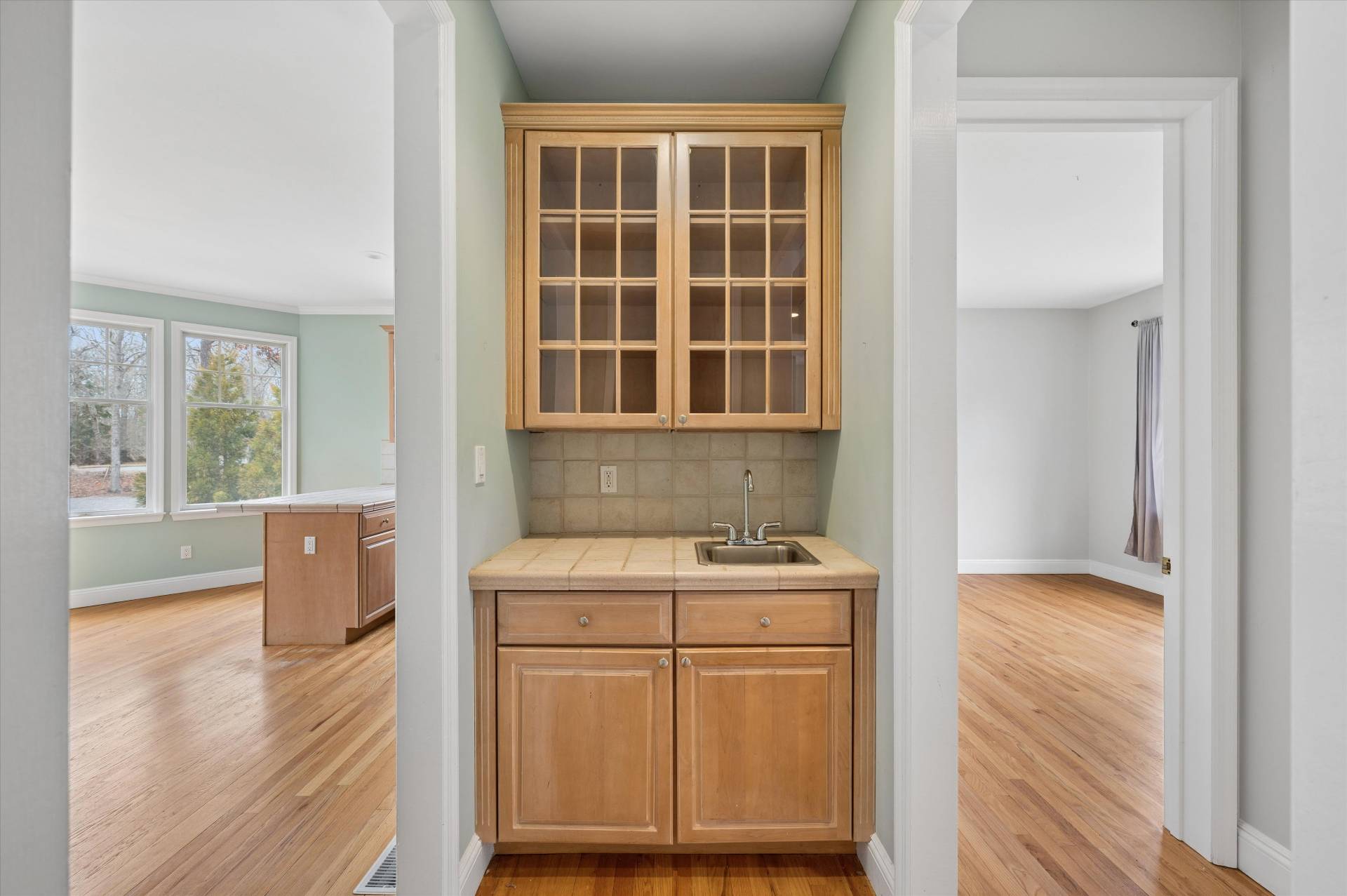 61 Channing Cross Hampton Bays, NY 11946 - Photo 7 of 28