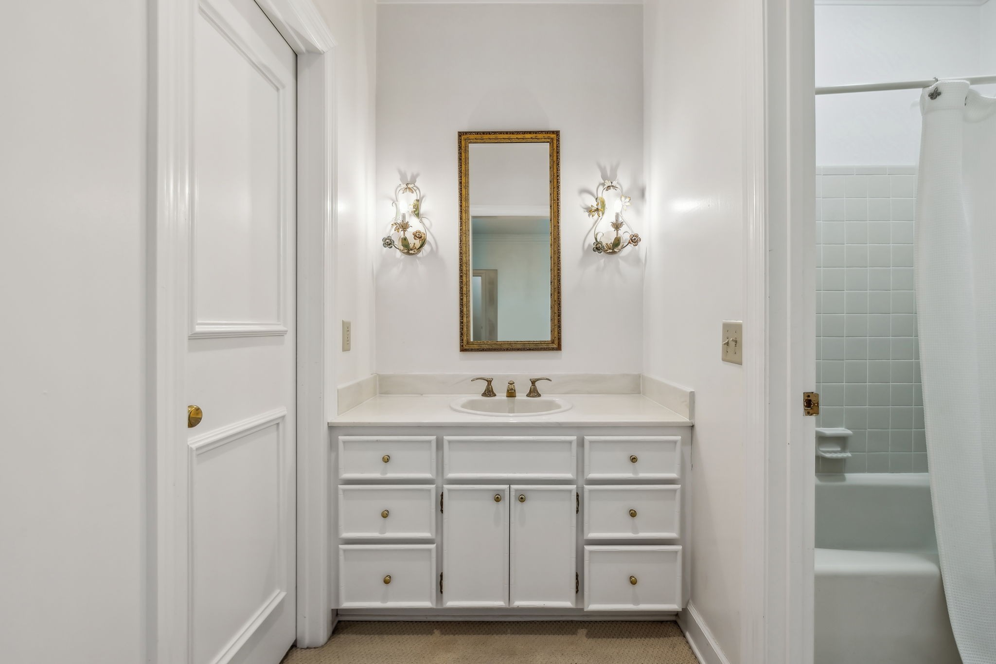 29 Washington Park Nashville, TN 37205 - Photo 25 of 60 a bathroom with a double vanity sink and mirror